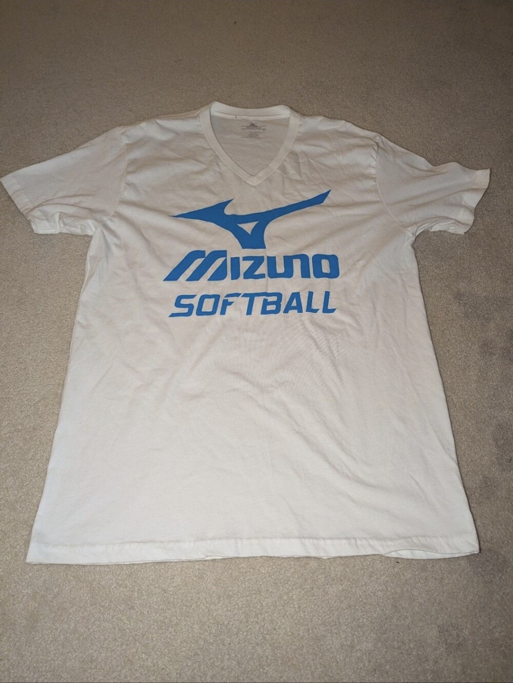 Nwt Mizuno women's v-neck softball t-shirt sz